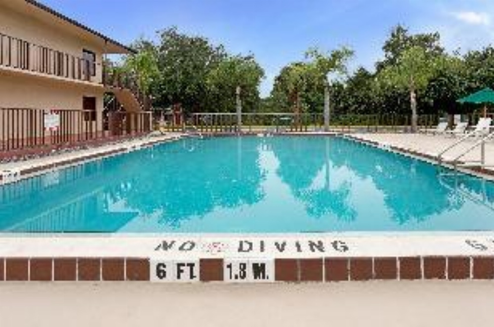 Days Inn by Wyndham Kissimmee West Image 7