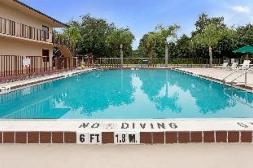 Days Inn by Wyndham Kissimmee West image 7
